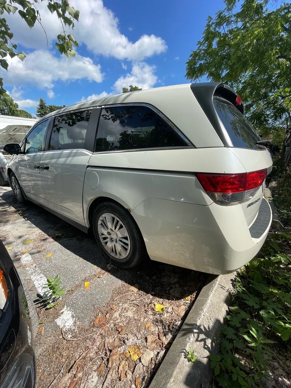 Honda Odyssey 2015 photo 2