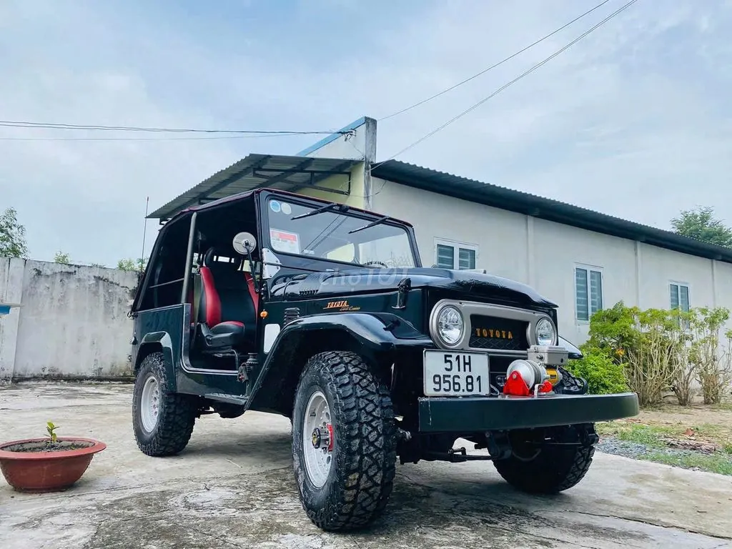 Toyota Land Cruiser 1972 photo 3
