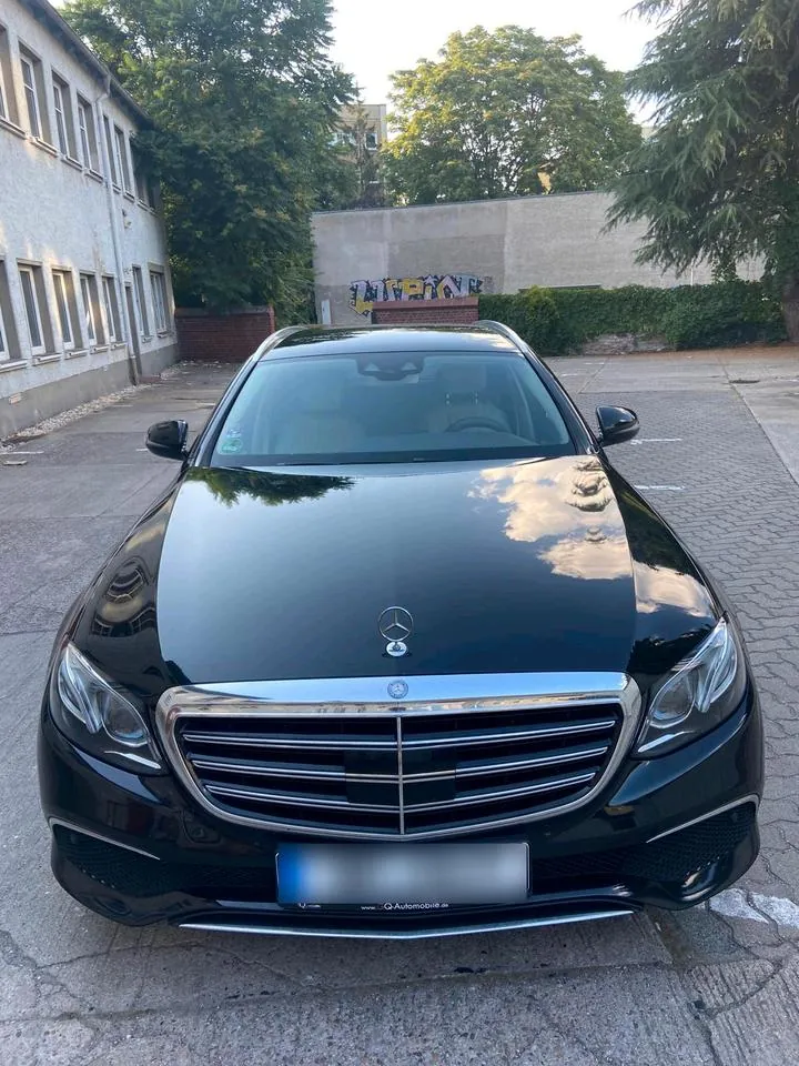 Mercedes-Benz E220D