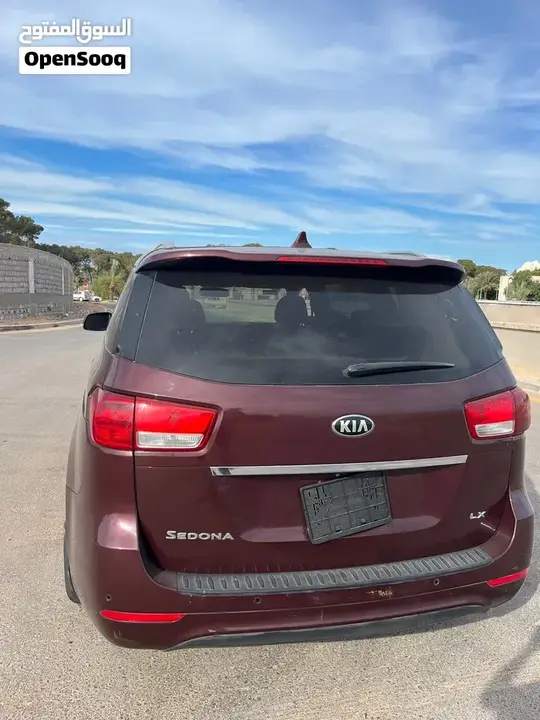 Kia Sedona 2017 photo 3