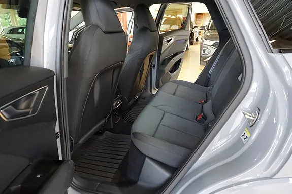 Audi Q4 E-Tron 2024 photo 4