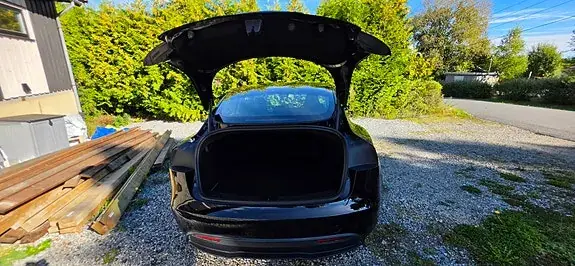 Tesla Model 3 2024 photo 5