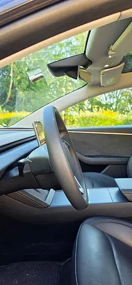 Tesla Model 3 2024 photo 2