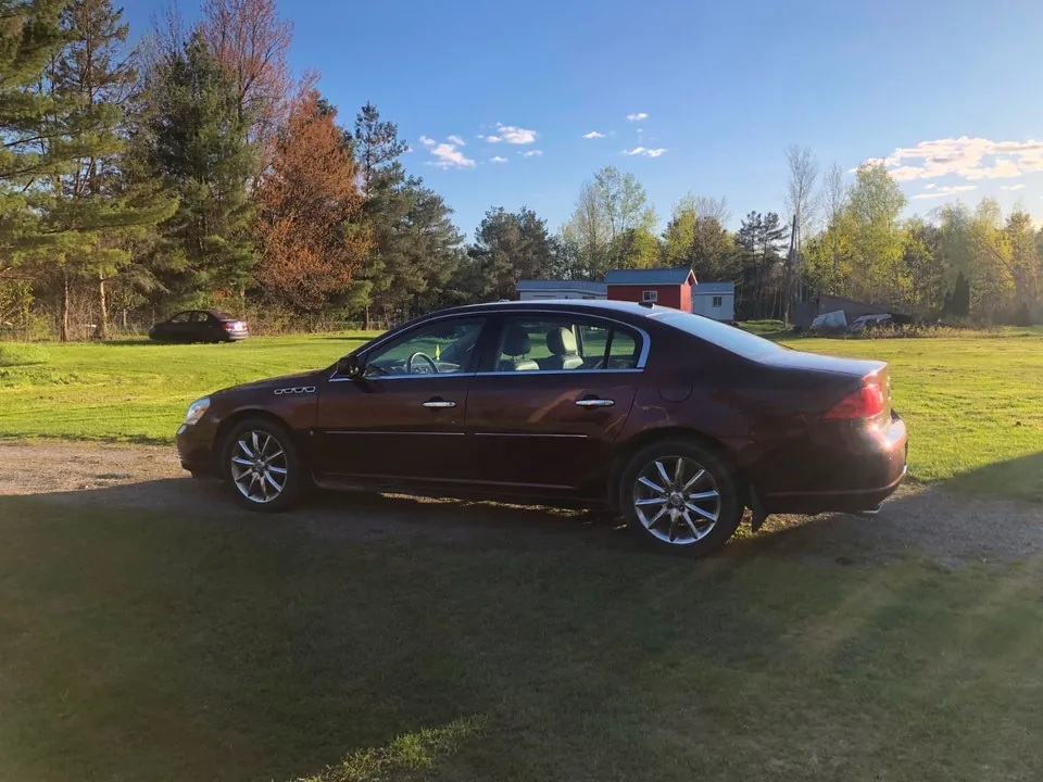 Buick Lucerne 2006 photo 2
