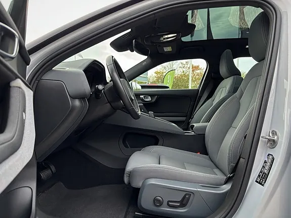 Polestar 2 2023 photo 3