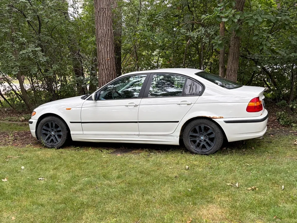 BMW 3Series 2003 photo 2