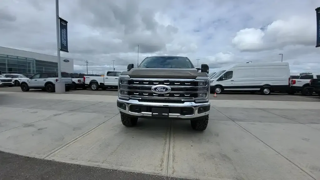 Ford F-350 Super Duty 2027 photo 3