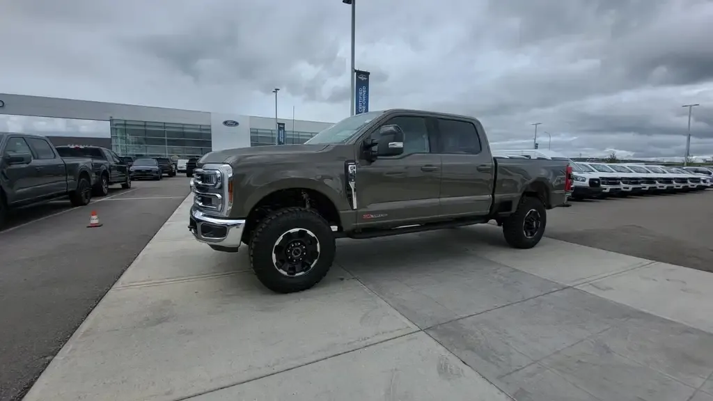 Ford F-350 Super Duty 2027 photo 4