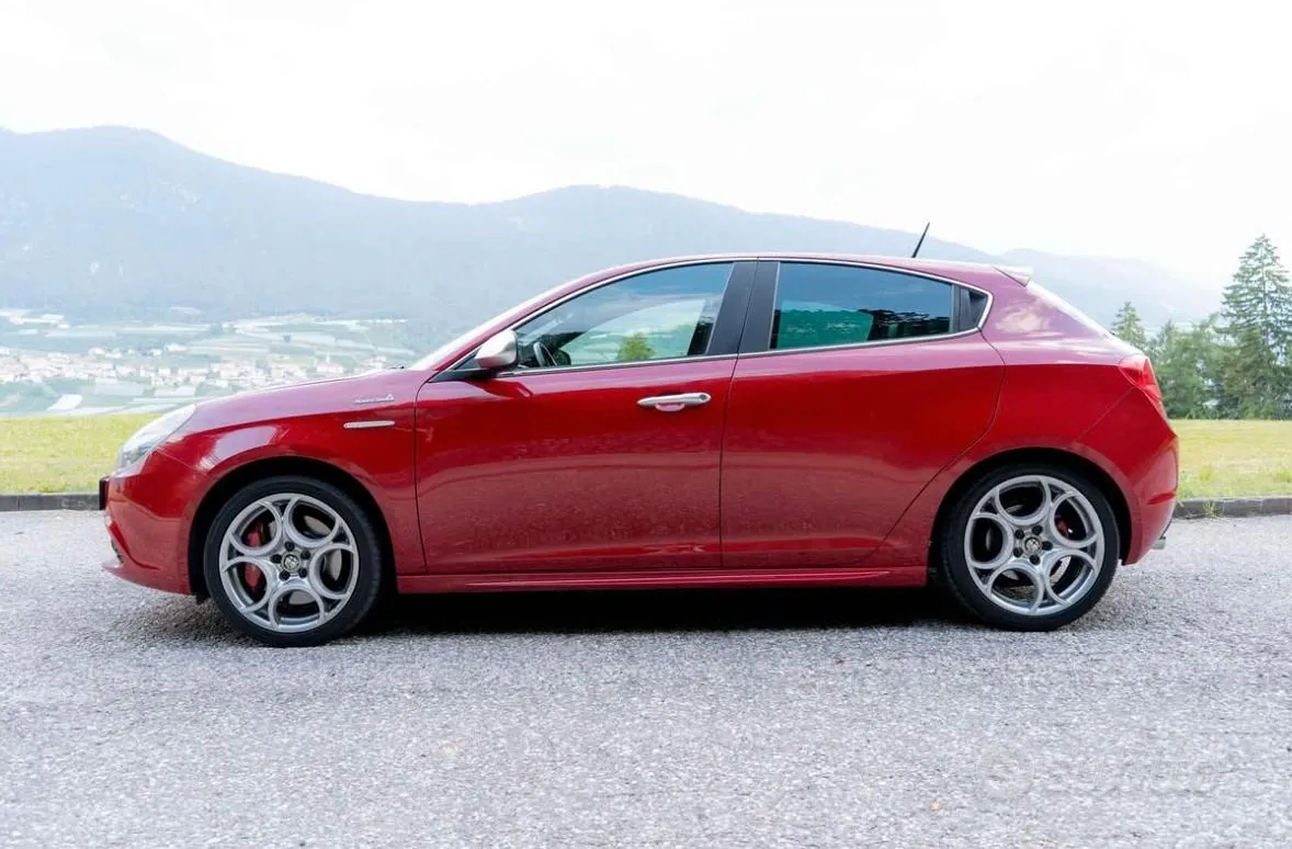 Alfa Romeo Giulietta 2013 photo 3