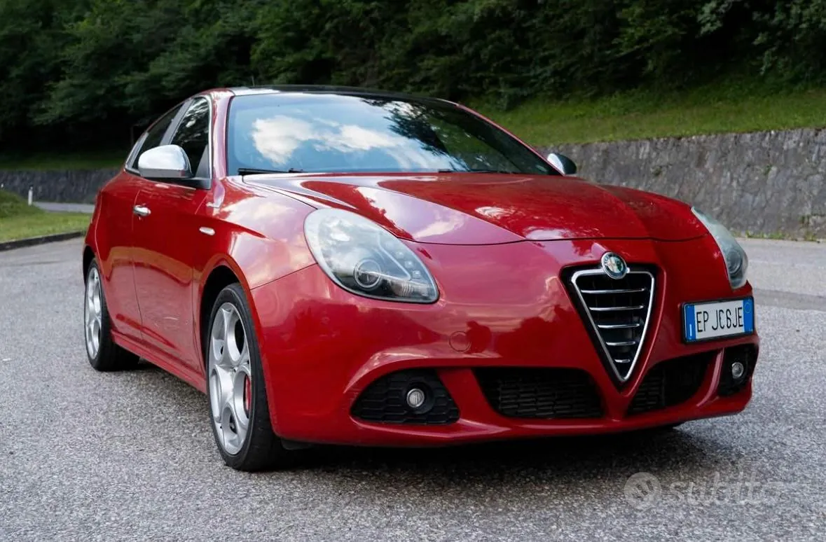 Alfa Romeo Giulietta 2013 photo 2