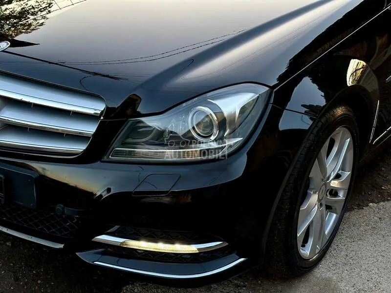 Mercedes-Benz C 200 2012 photo 4