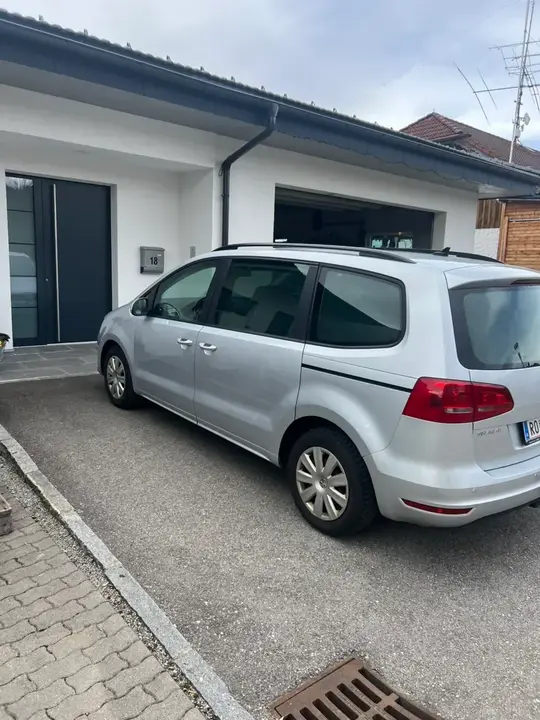 Volkswagen Sharan 2011 photo 3