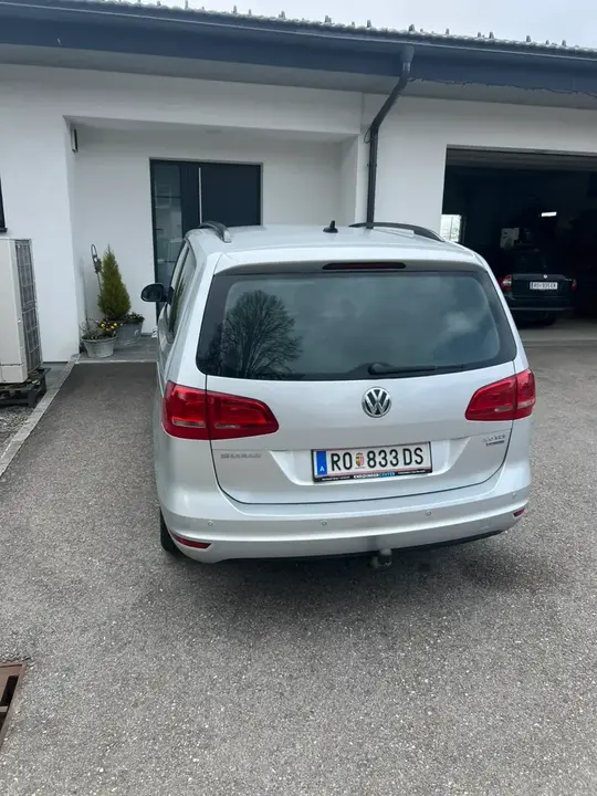 Volkswagen Sharan 2011 photo 2