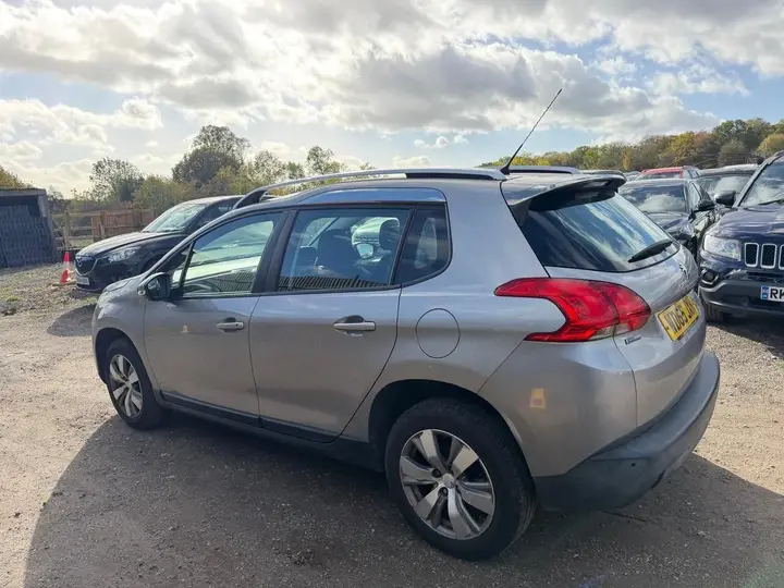 Peugeot 2008 2015 photo 4