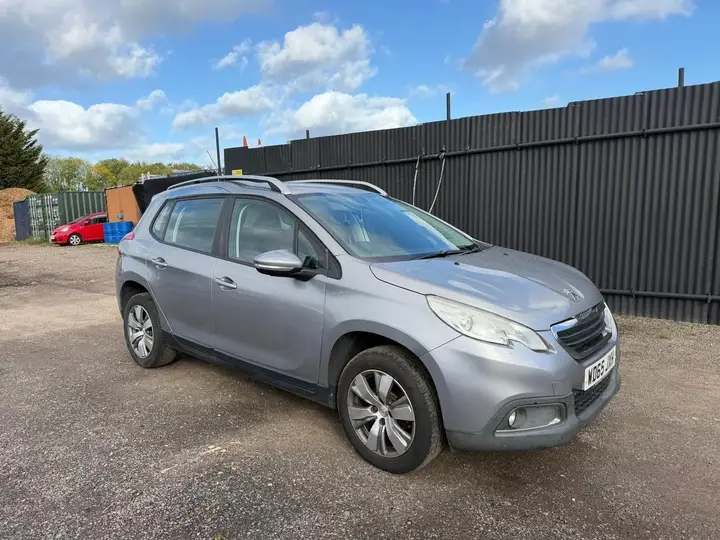 Peugeot 2008 2015 photo 5