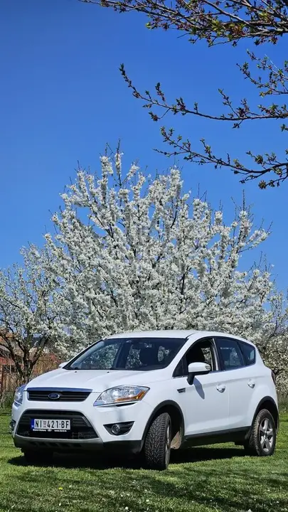 Ford Kuga 2012 photo 2