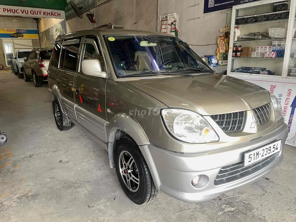 Mitsubishi Jolie 2006 photo 2