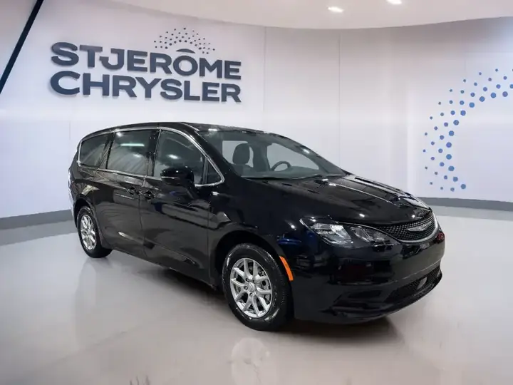 Chrysler Grand Caravan 2026 photo 3