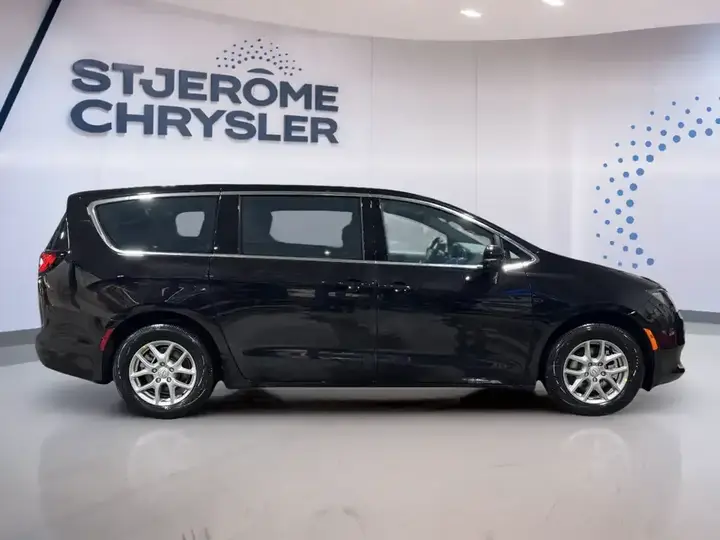 Chrysler Grand Caravan 2026 photo 4