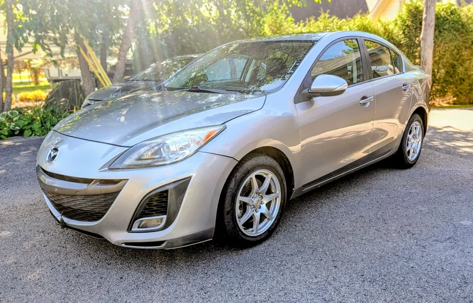 Mazda 3 2010 photo 2