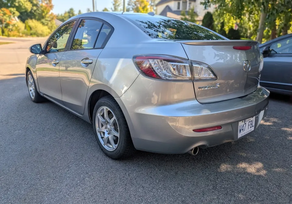 Mazda 3 2010 photo 3