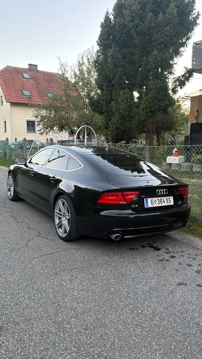 Audi A7 2012 photo 2