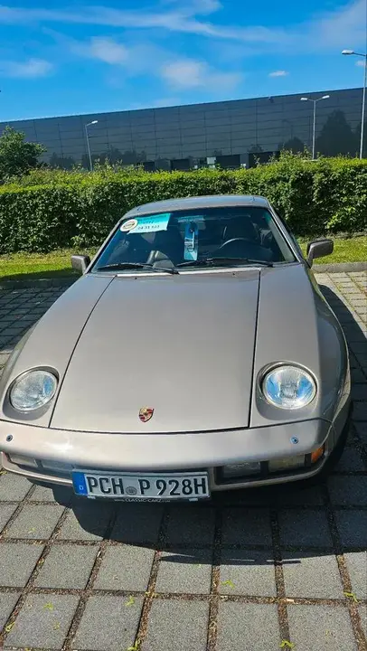 Porsche 928 S