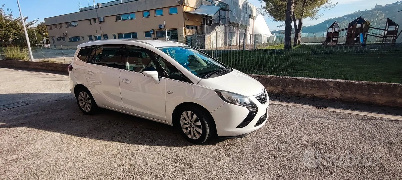 Opel Zafira 2015 photo 3