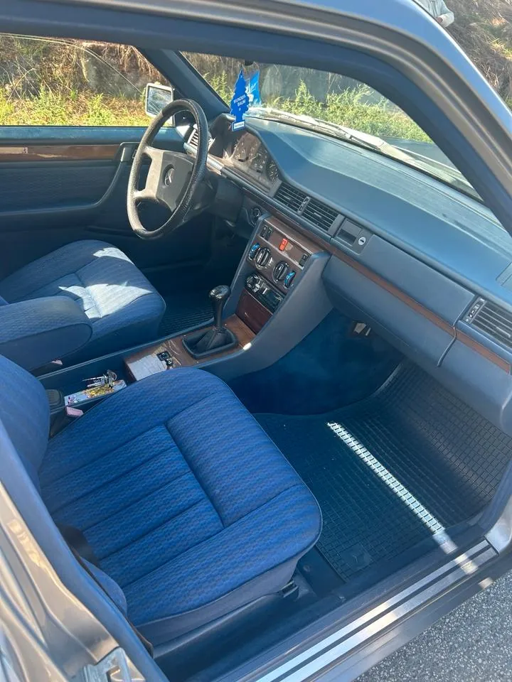 Mercedes-Benz 124