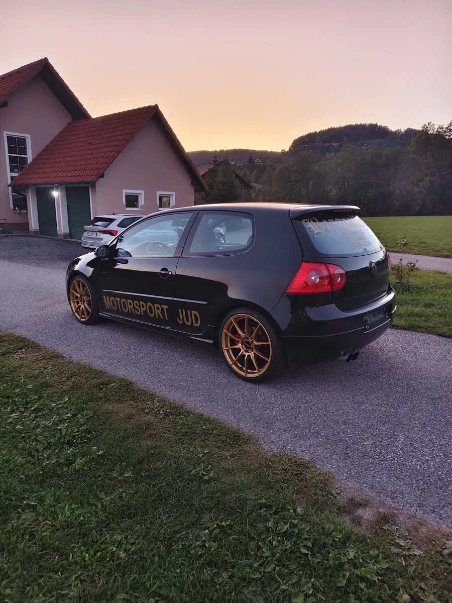 Volkswagen Golf 2005 photo 3