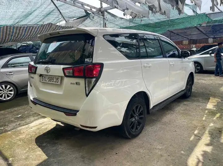 Toyota Innova 2018 photo 3