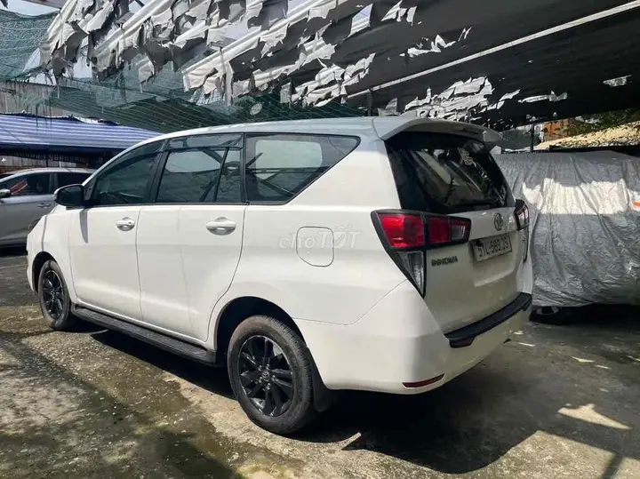Toyota Innova 2018 photo 4