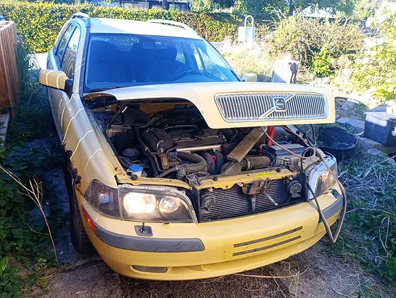 Volvo V40 2002 photo 2