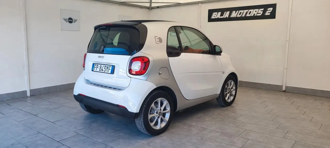 Smart Fortwo 2018 photo 4