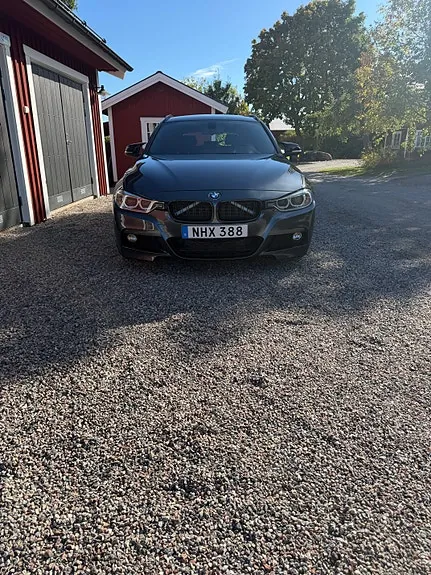 BMW 318D 2013 photo 2