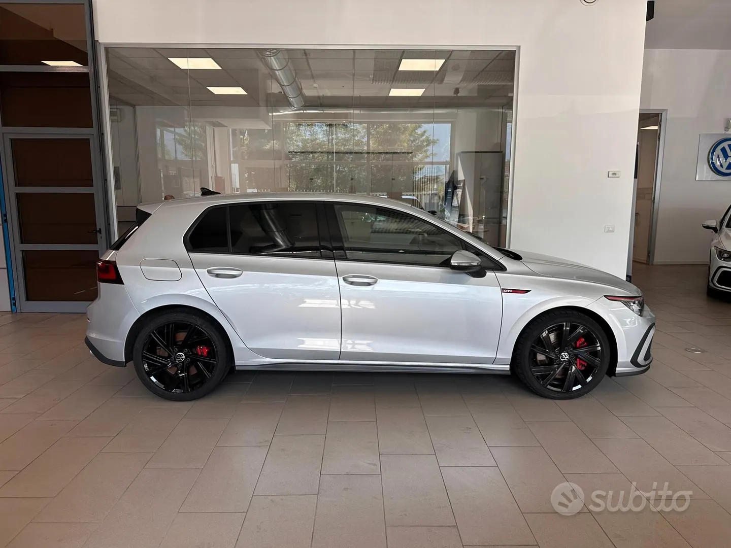 Volkswagen Golf 2023 photo 2