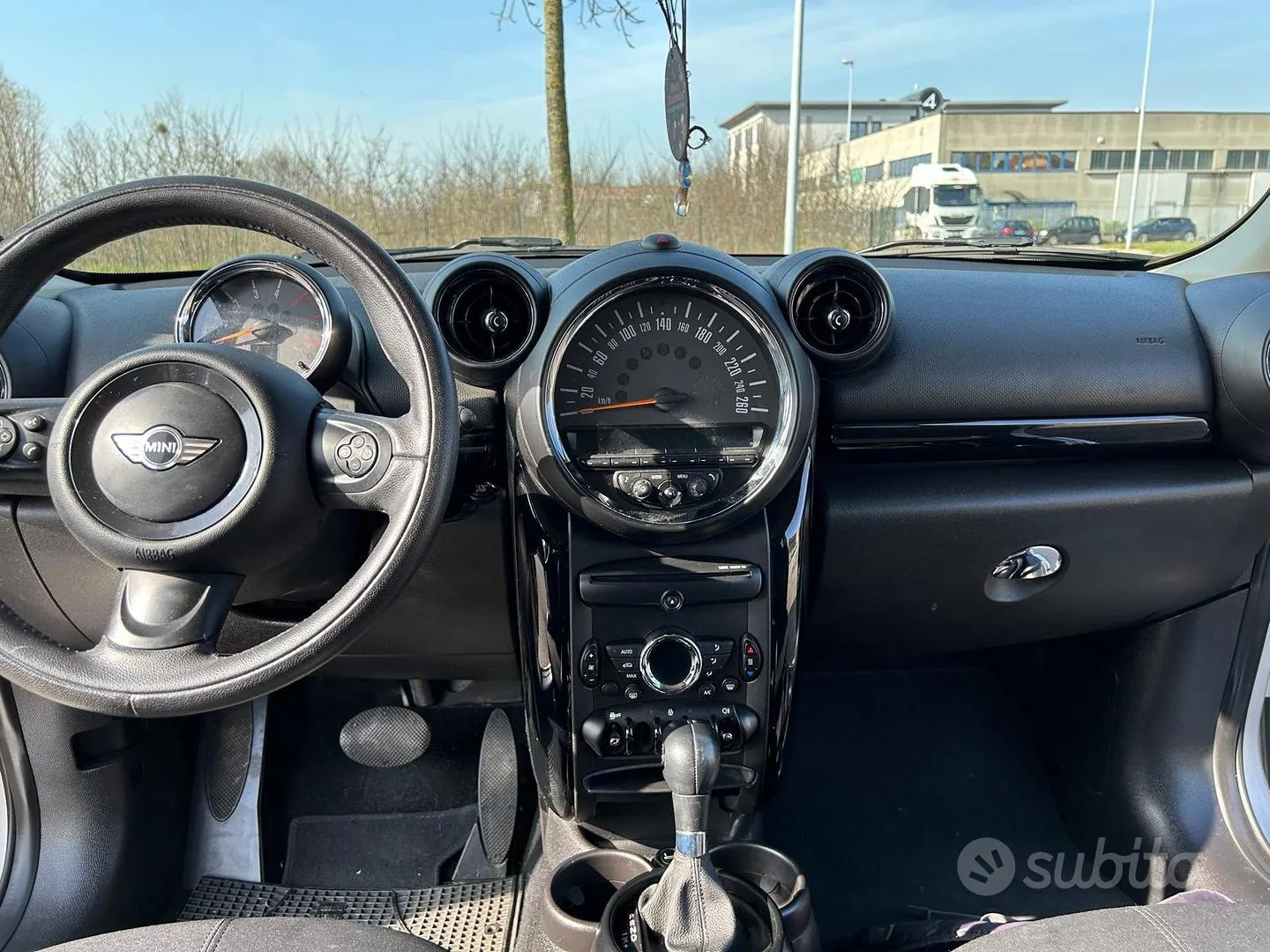 Mini Countryman 2017 photo 2