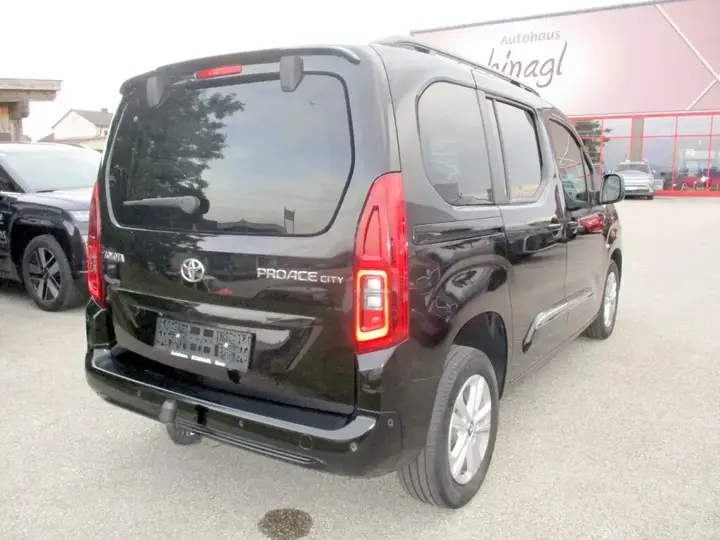 Toyota Proace City Verso L1 1,2 110 Shuttle 2022 photo 3