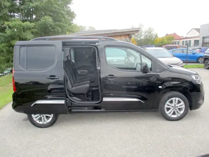 Toyota Proace City Verso L1 1,2 110 Shuttle 2022 photo 2
