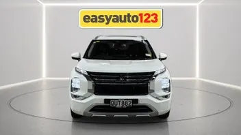 Mitsubishi Outlander 2024 photo 3