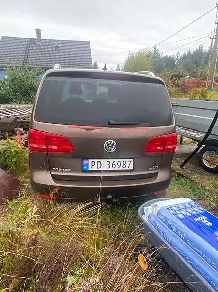 Volkswagen Touran 2011 photo 3