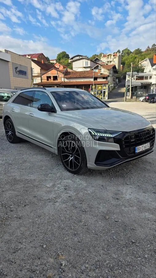 Audi Q8 2021 photo 2