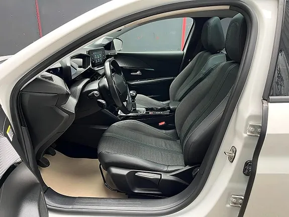 Peugeot 208 2021 photo 2