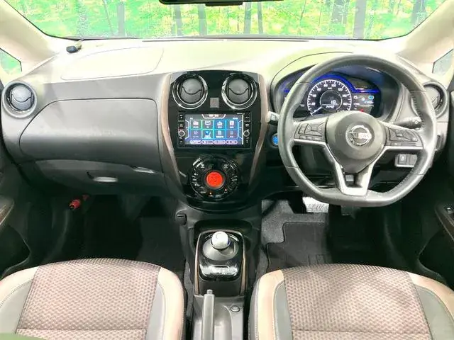 Nissan Note 2018 photo 2