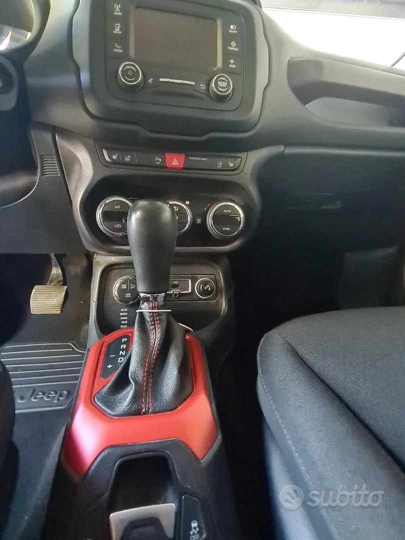 Jeep Renegade 2015 photo 5