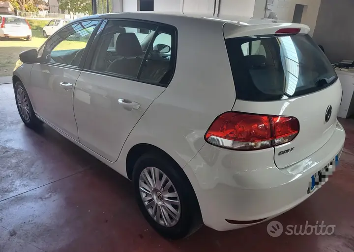 Volkswagen Golf 2012 photo 2