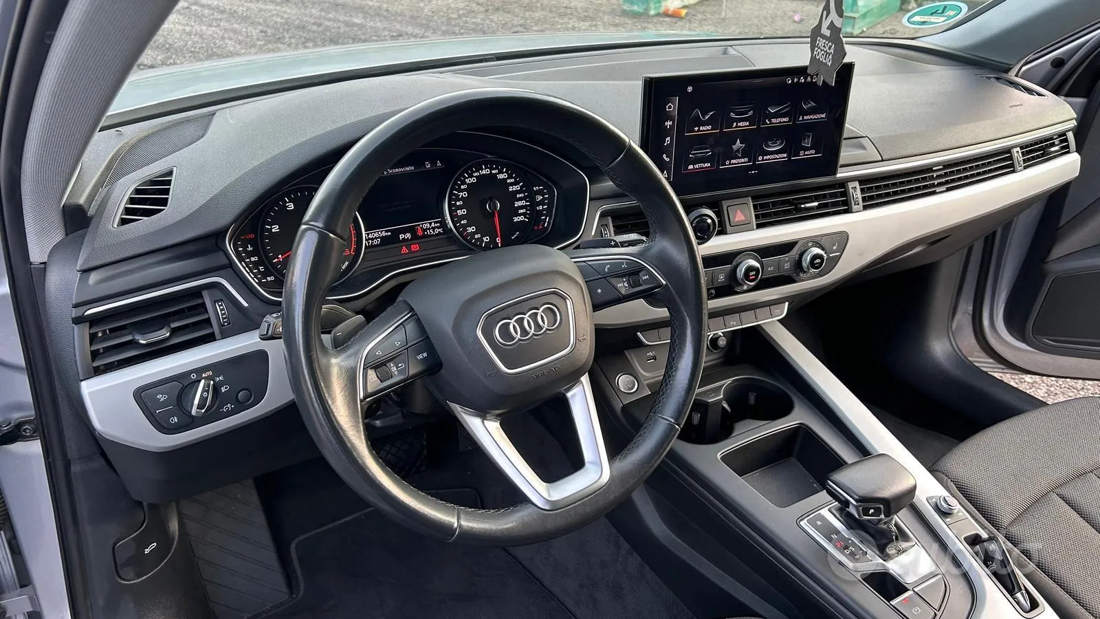 Audi A4 Avant 2021 photo 2