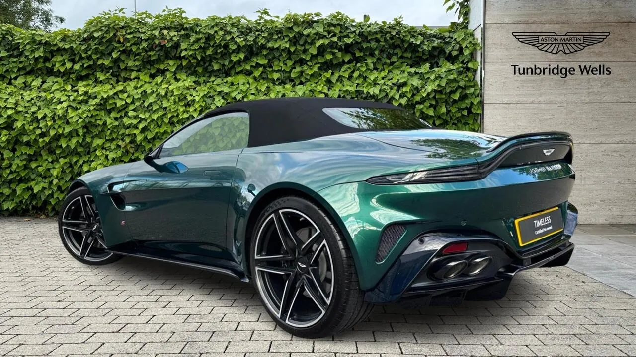 Aston Martin Vantage 2026 photo 2