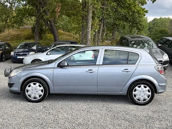 Opel Astra 2010 photo 5