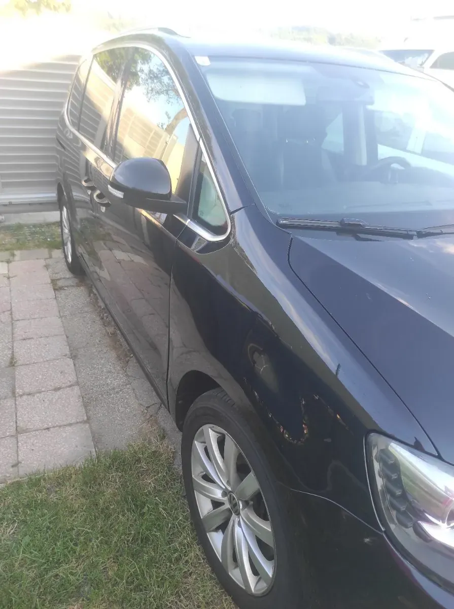 Volkswagen Sharan 2012 photo 2
